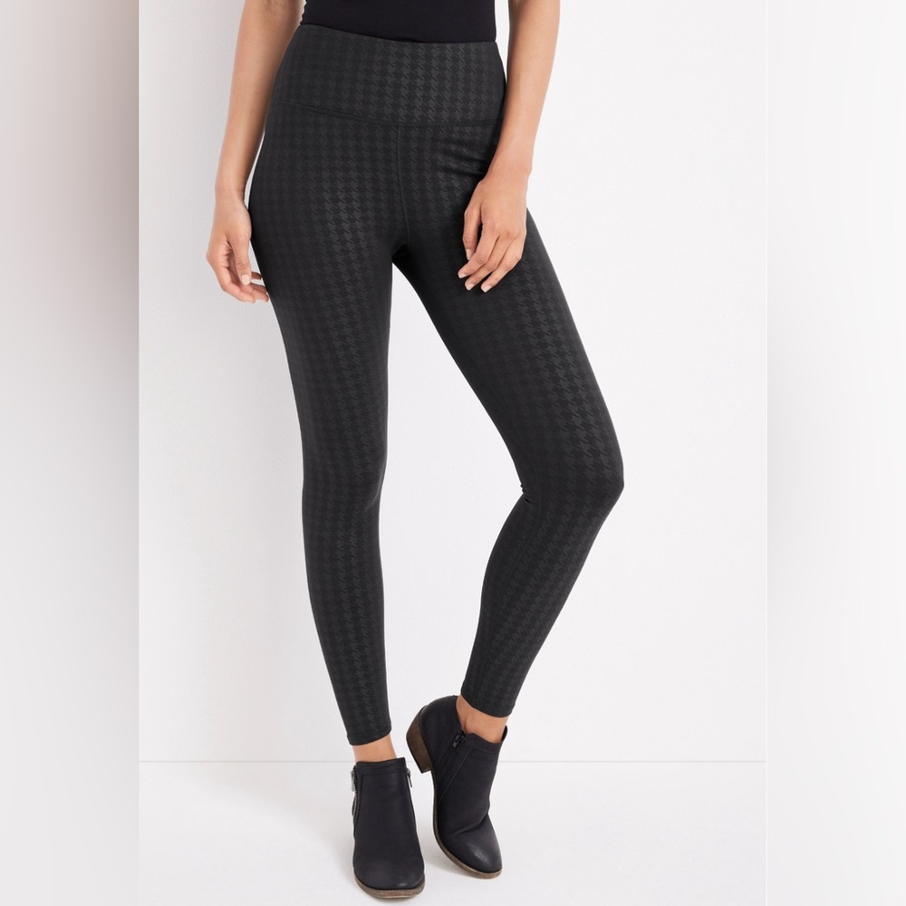 NWOT Maurice’s Black High Rise Printed Embossed Luxe Legging Size XL